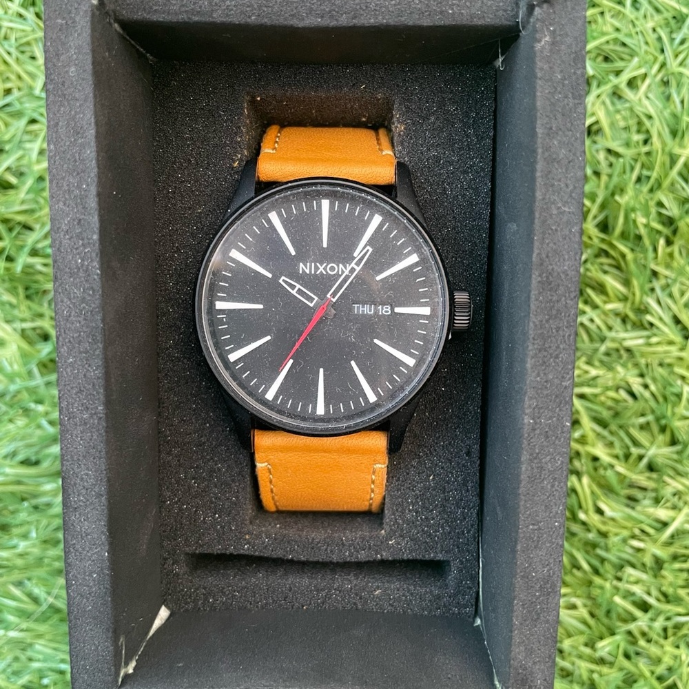 Nixon - Sentry Leather Watch